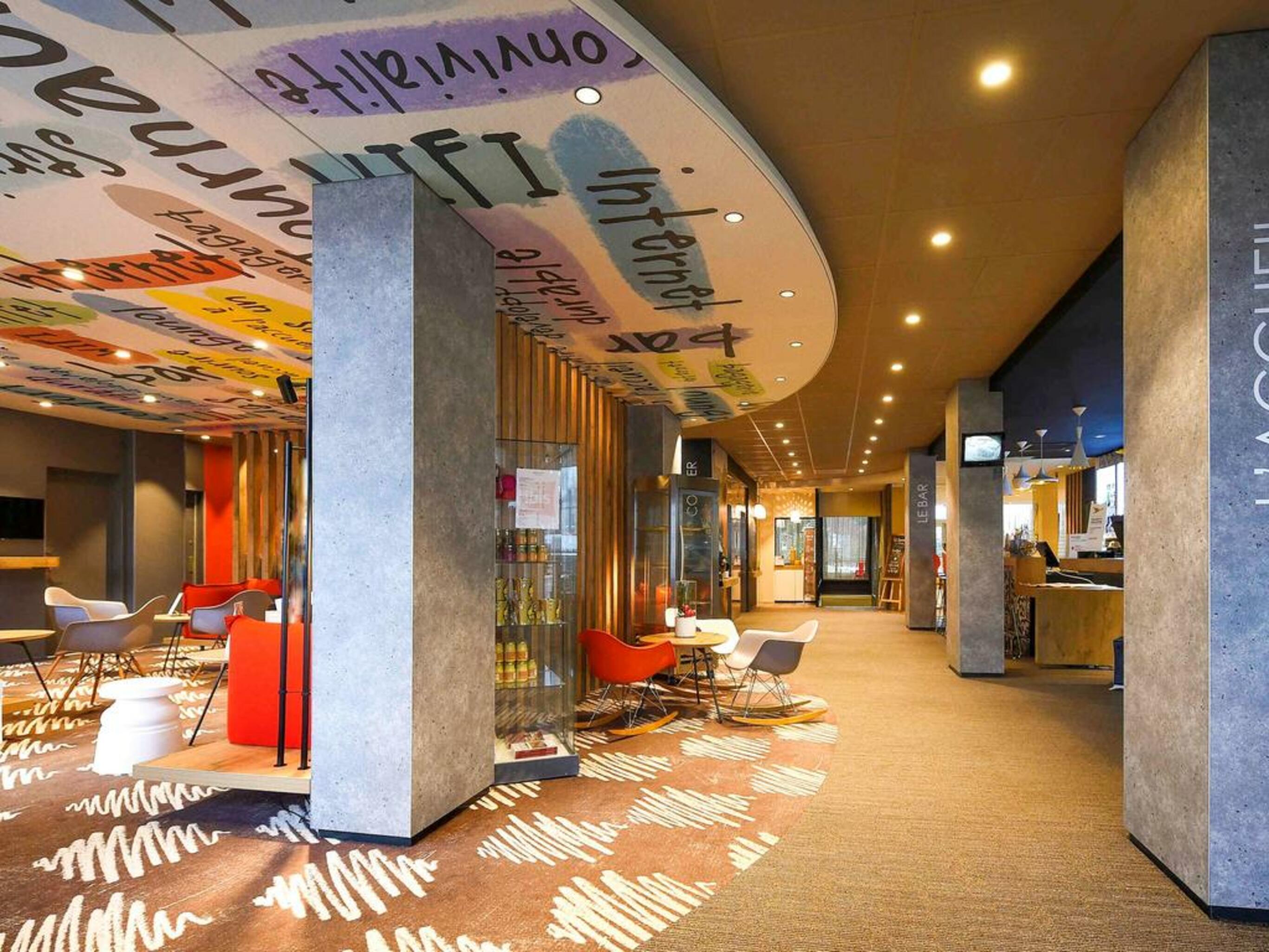 第戎火车站宜必思酒店 外观 照片