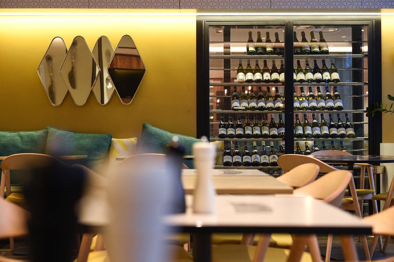 第戎火车站宜必思酒店 外观 照片